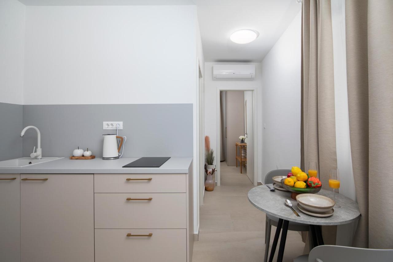 Apartments And Rooms Jakic 梅杜林 外观 照片