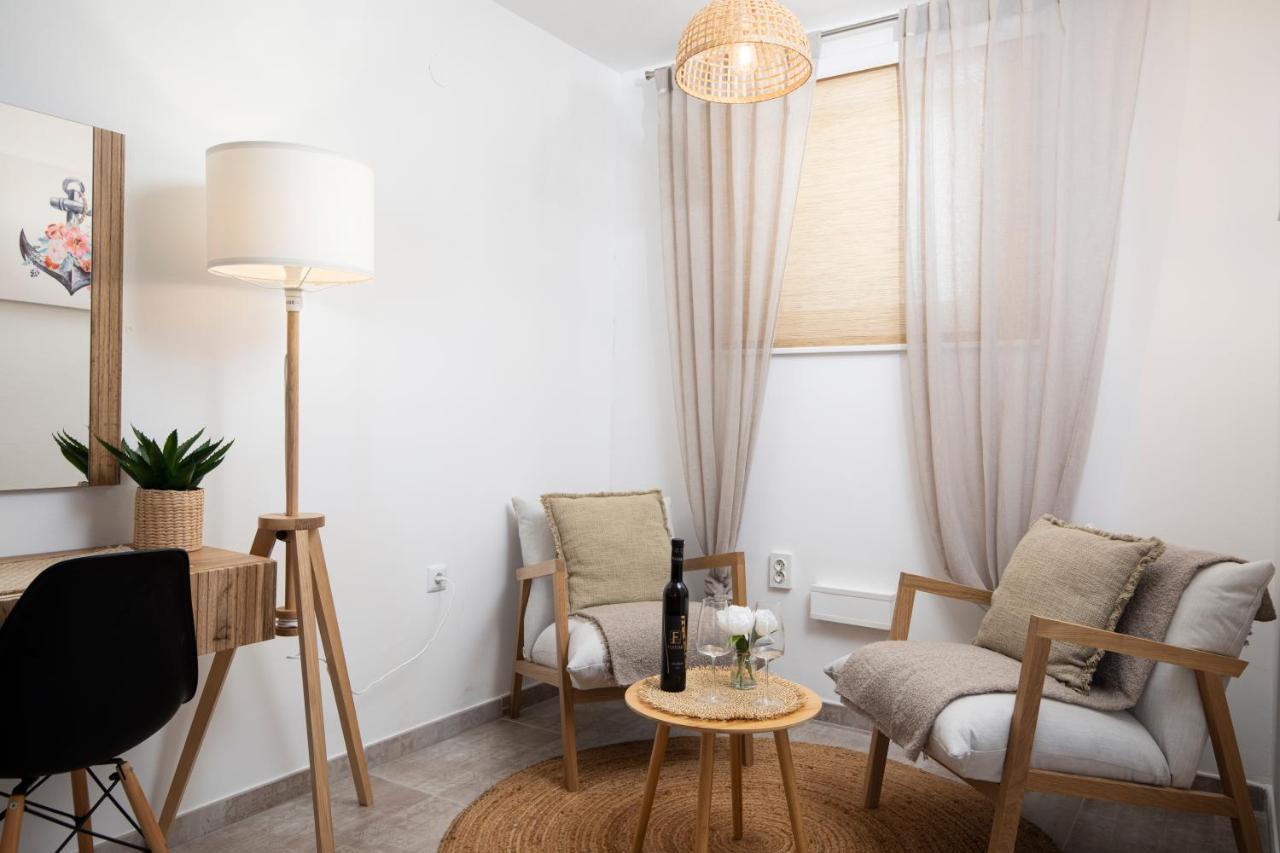 Apartments And Rooms Jakic 梅杜林 外观 照片